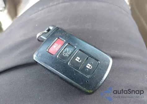 2016 Toyota Highlander Xle V6 z USA, uszkodzony, nr VIN 5TDKKRFH3GS500620